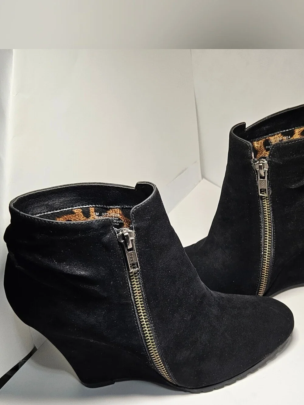 Jessica Simpson Black Suede Wedge Ankle Booties Leopard Lining Lug Sole Size 7M